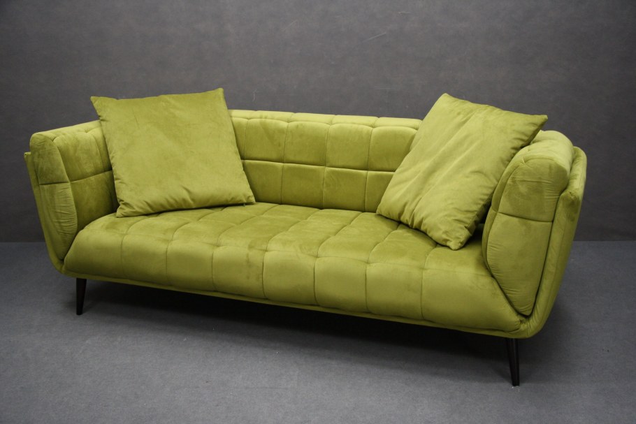 Зеленый диван