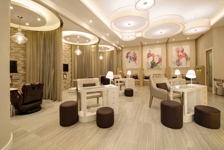 Интерьер современной парикмахерской