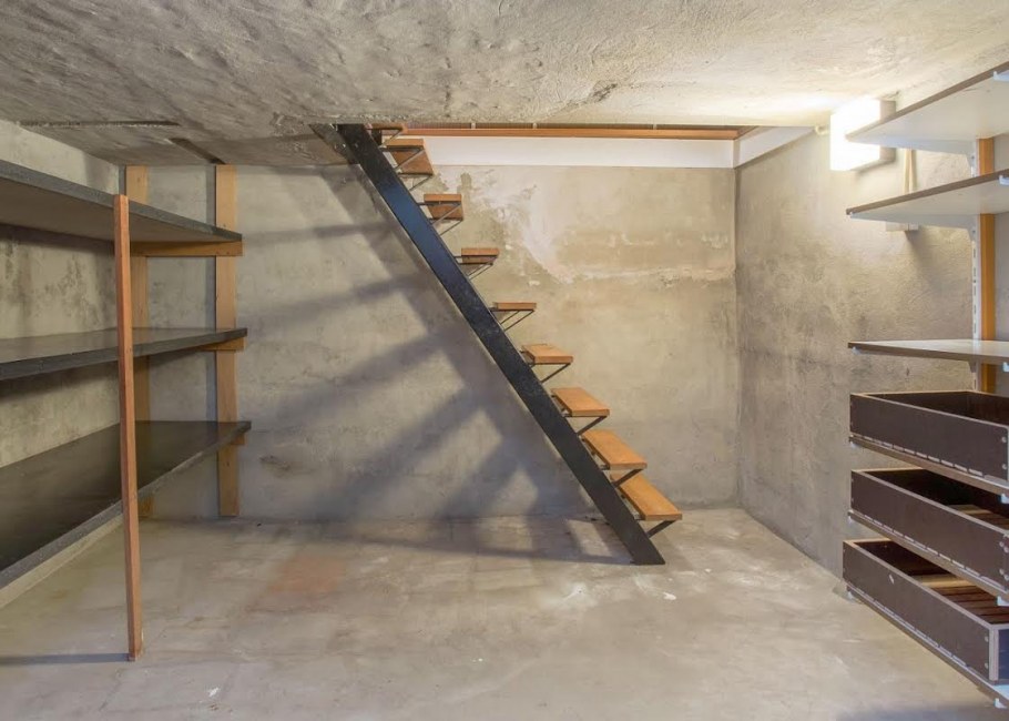 Винный погреб под старину