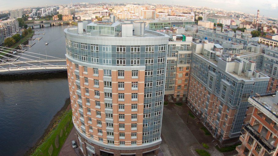 Гостиная с панорамными окнами