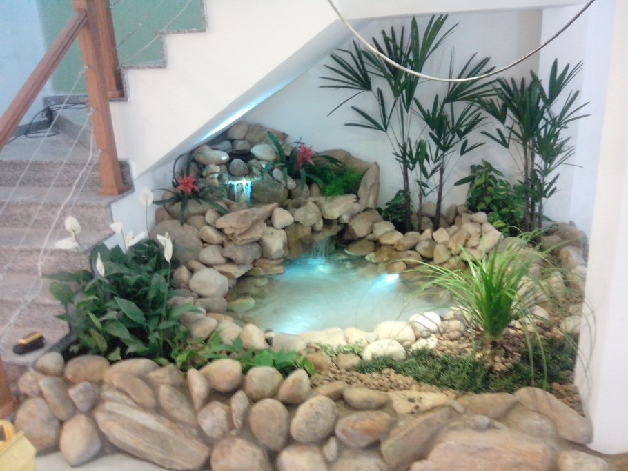 Зимний сад с фонтаном