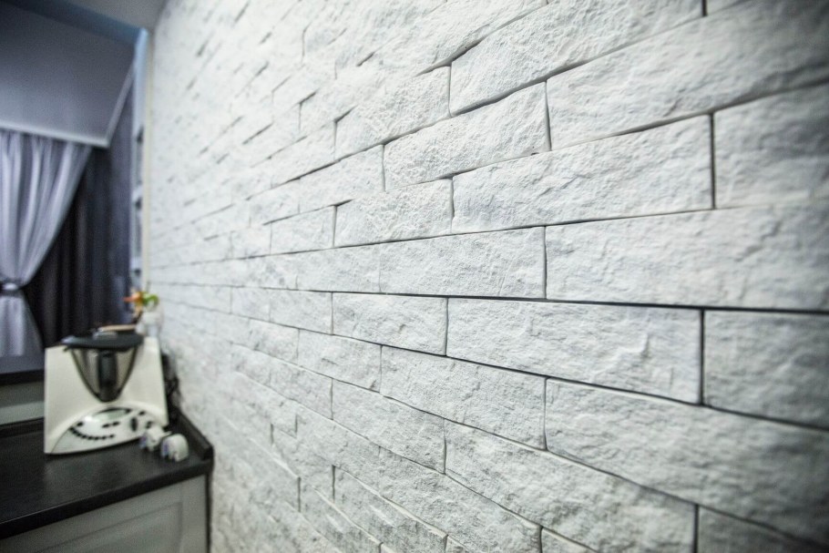 Гипсовая плитка под кирпич для внутренней отделки