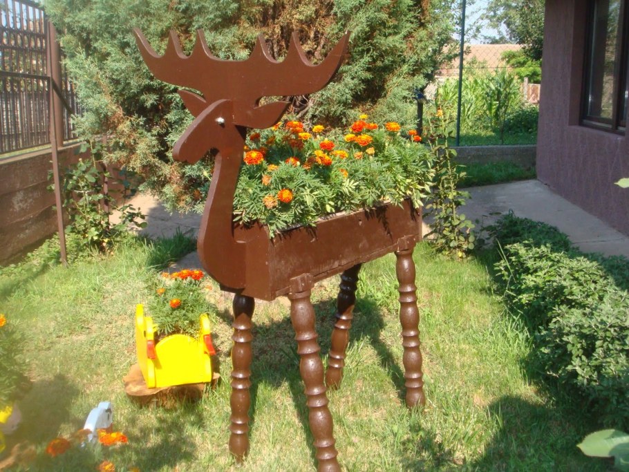 Декор из дерева для цветов