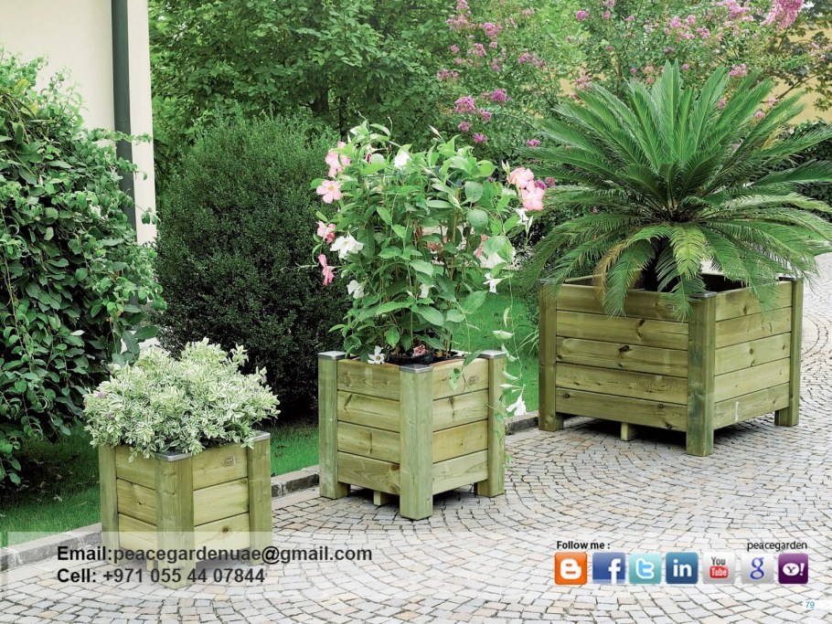 Скамейка с клумбой