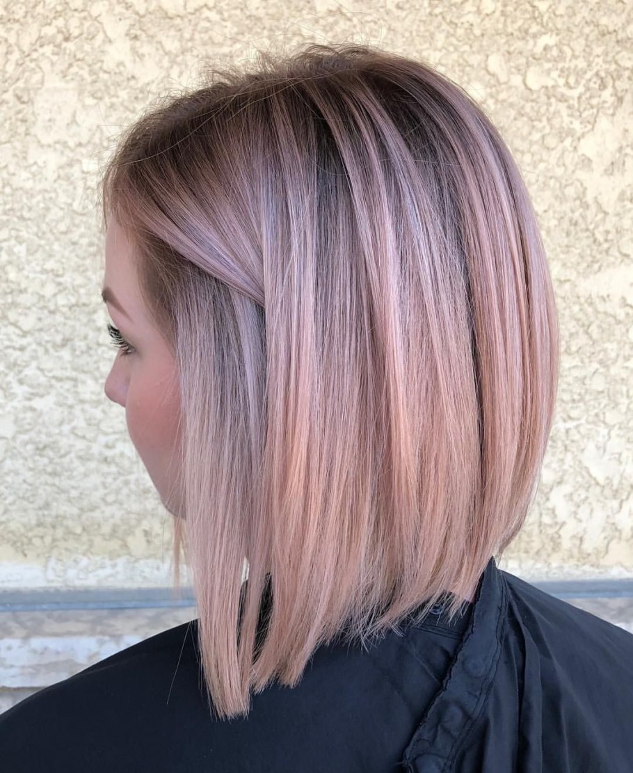 Пепельно розовые волосы