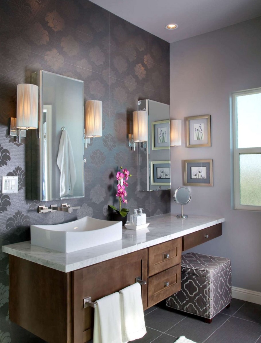 Туалетный столик в ванной