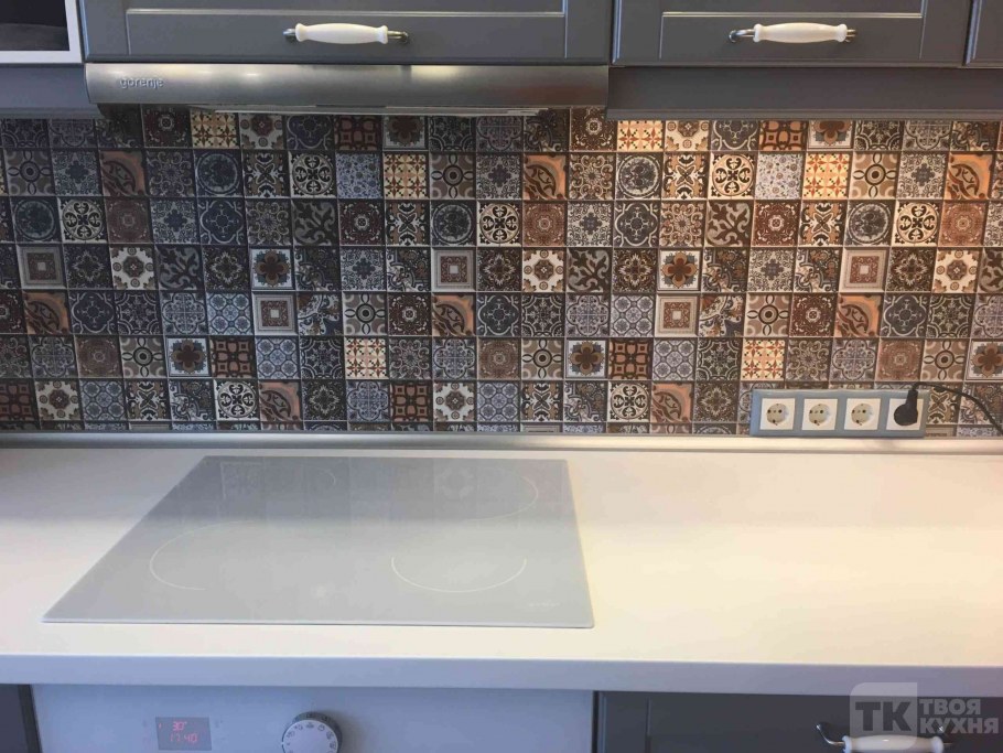 Мелкая плитка на фартук