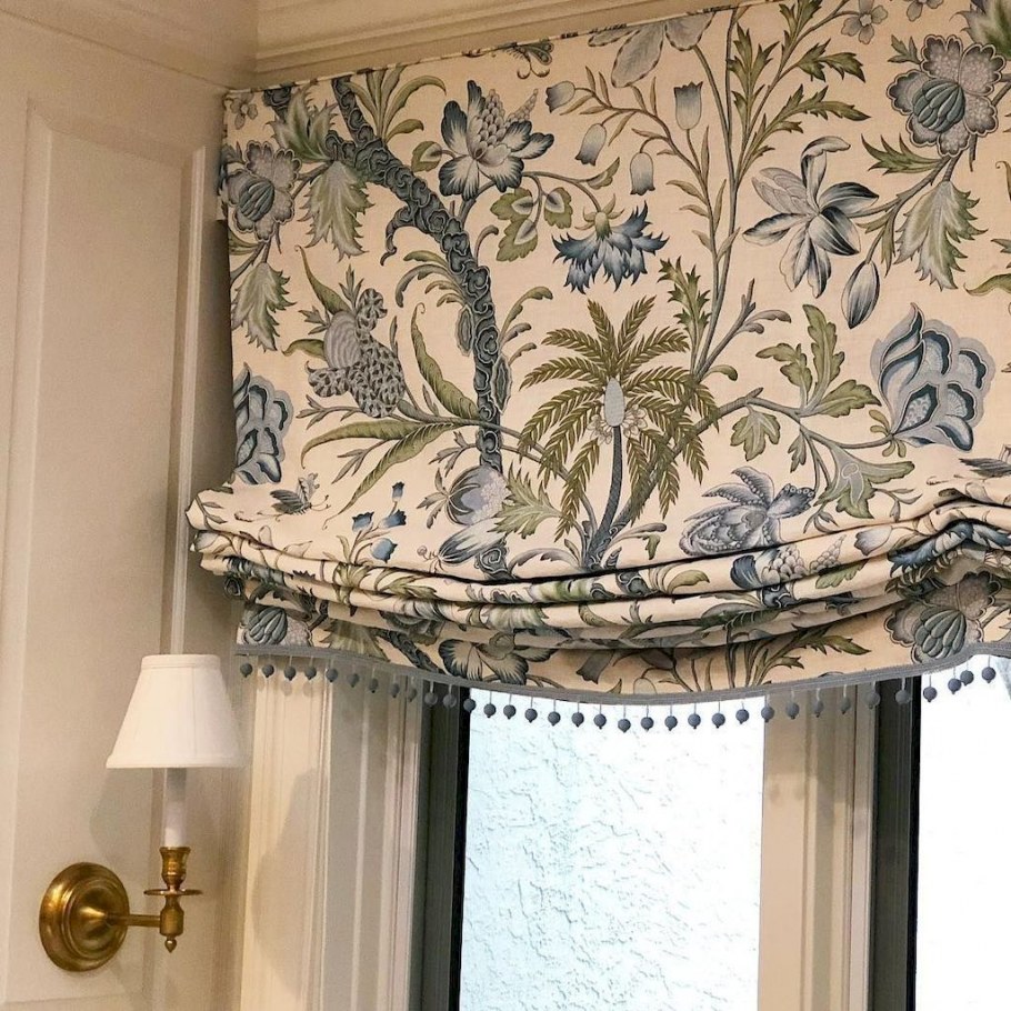 Римская штора с декором