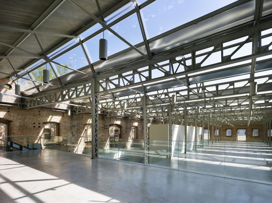 Daoíz y Velarde Cultural Center, Испания, 2013