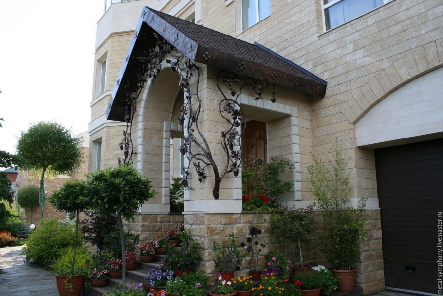 Ландшафт входной зоны на участке