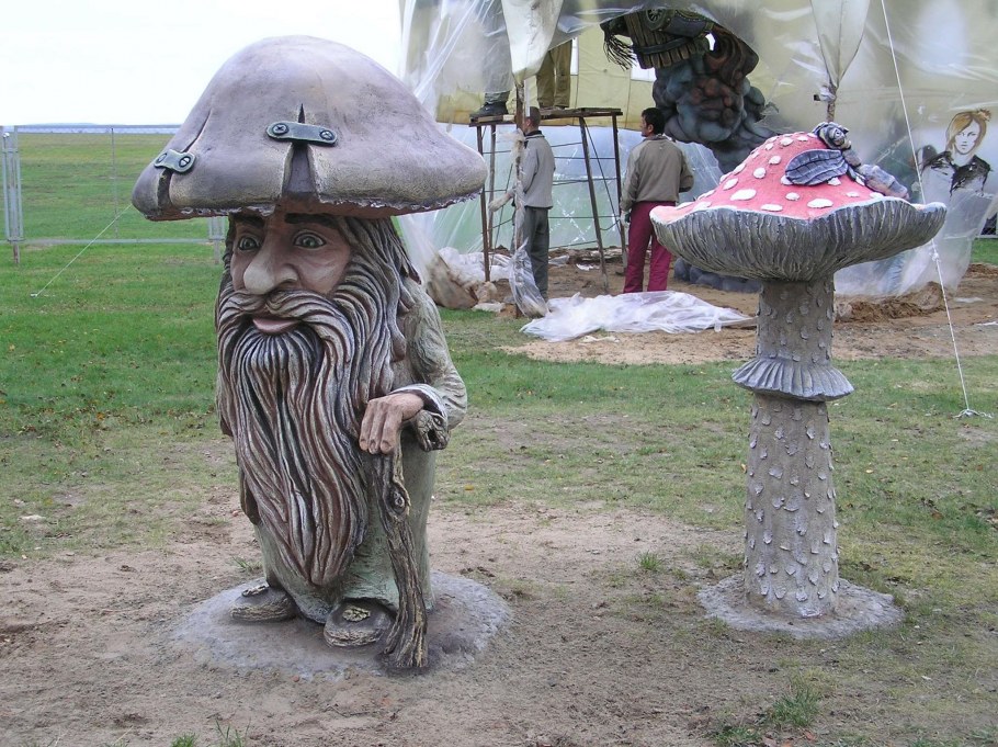 Дерево из цемента