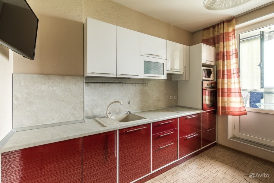 Красный кухонные гарнитуры с красной столешницей