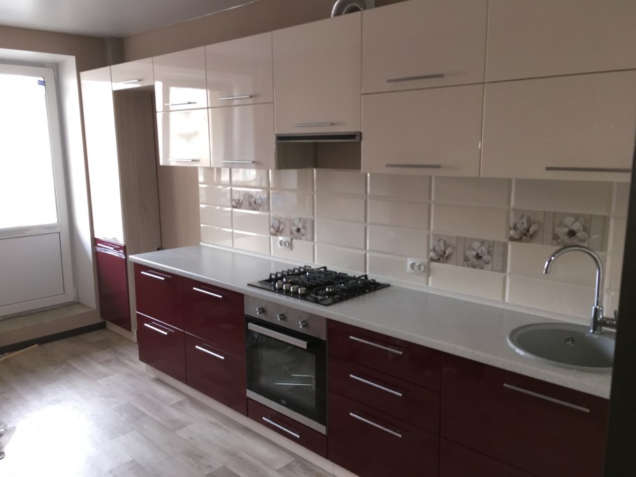 Кухонный гарнитур красный с белым