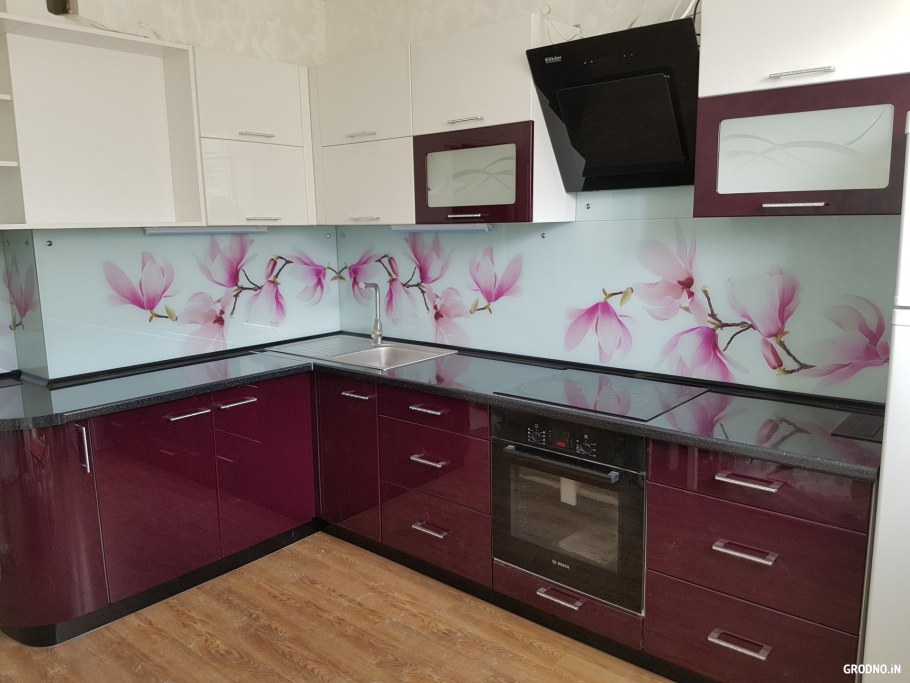 Кухня угловая бордовая с белым