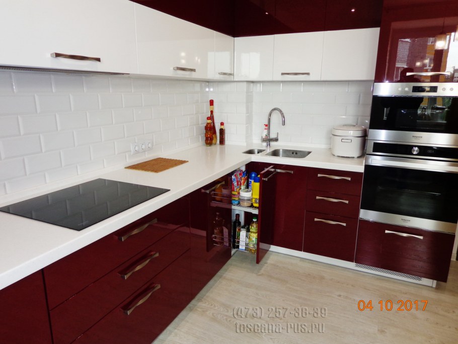Кухни бордового цвета