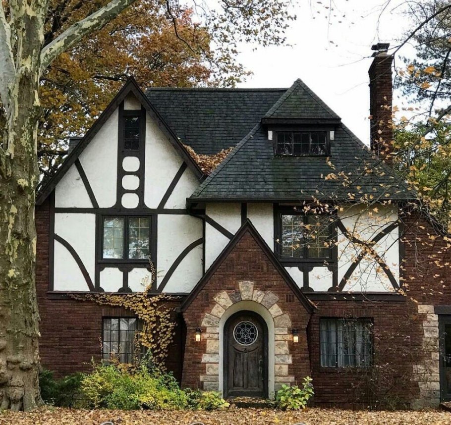 Стиль Тюдор (Tudor Revival Cottage)