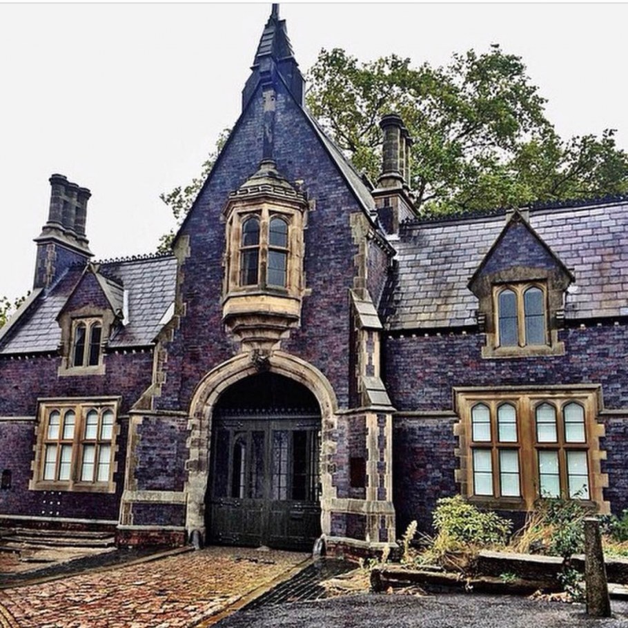 Особняк Тюдор Готика