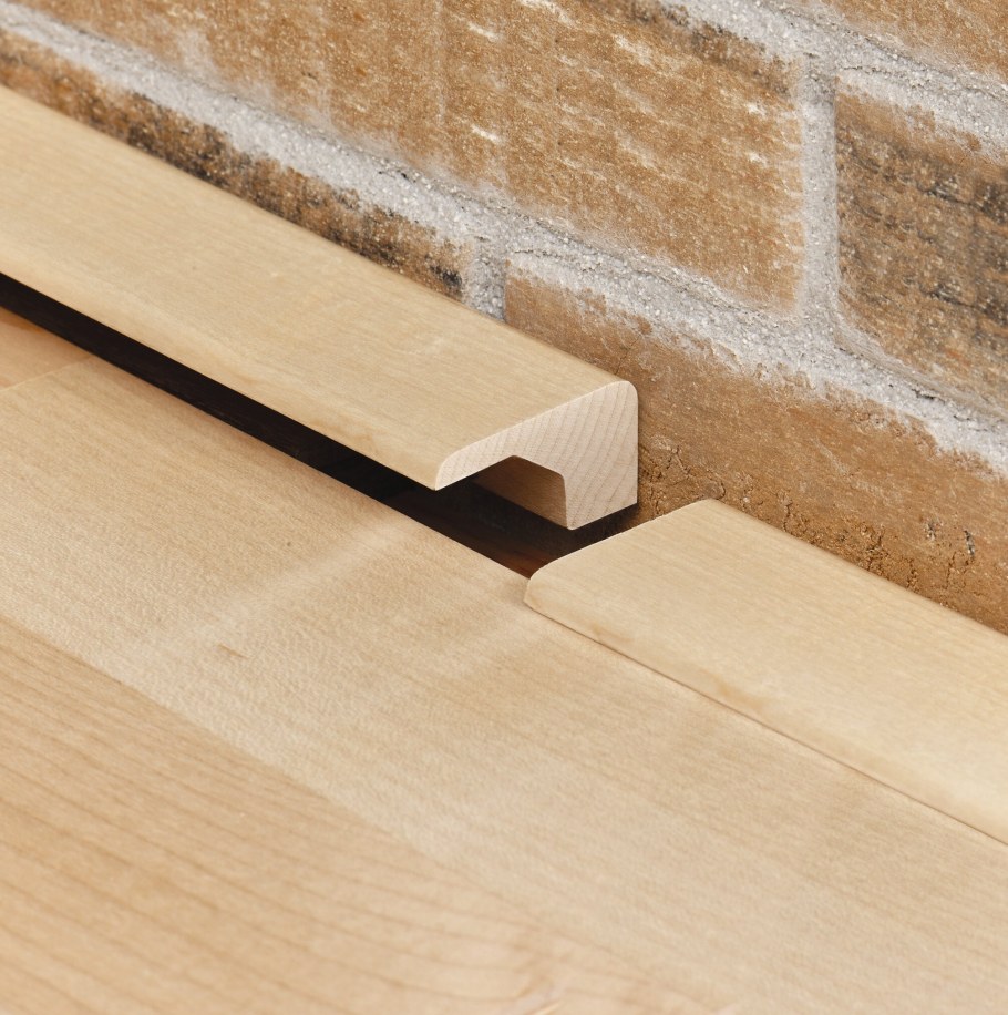 Стык плитки пола и Сиены