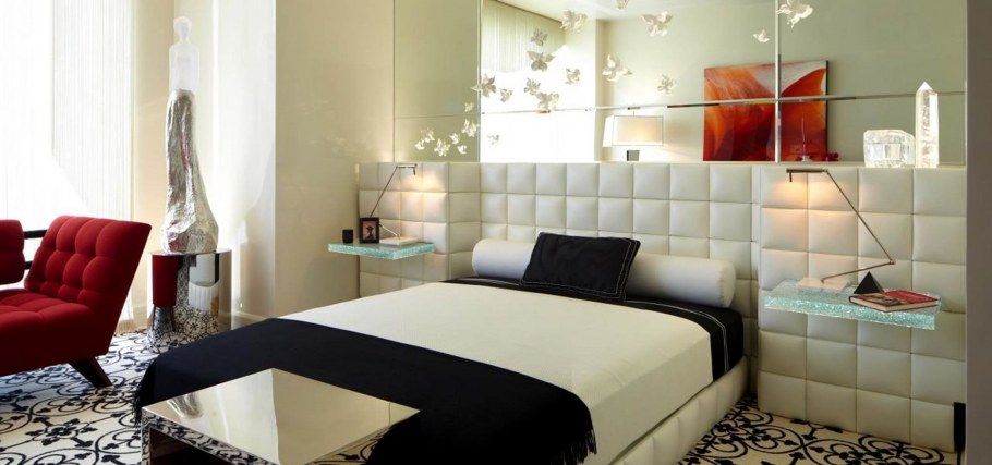 Спальня хайтек с зеркалами