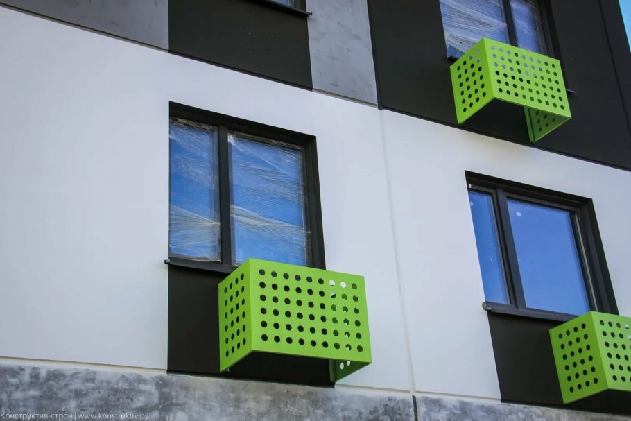 Корзины для кондиционеров на фасаде