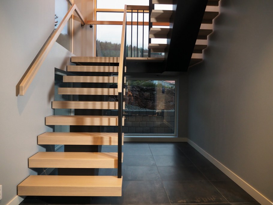 Лестница лофт монокосоур