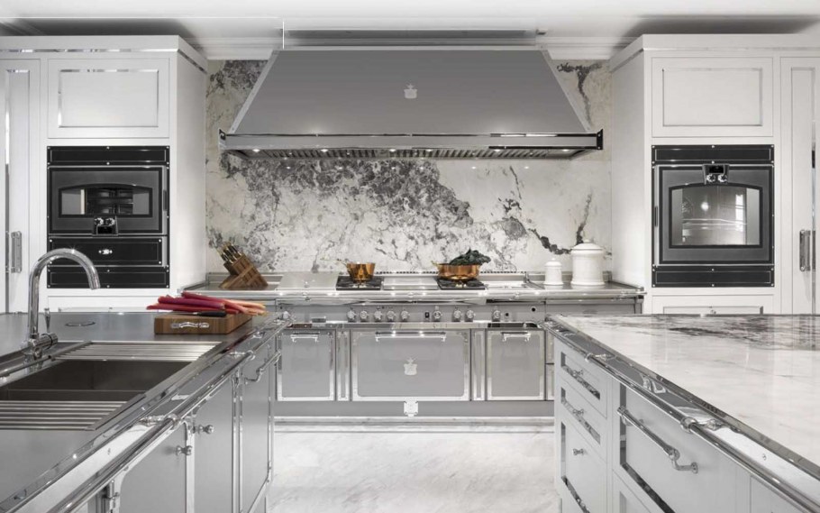 Серебристая кухня