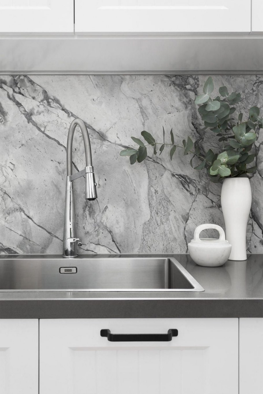 Фартук для кухни мрамор белый