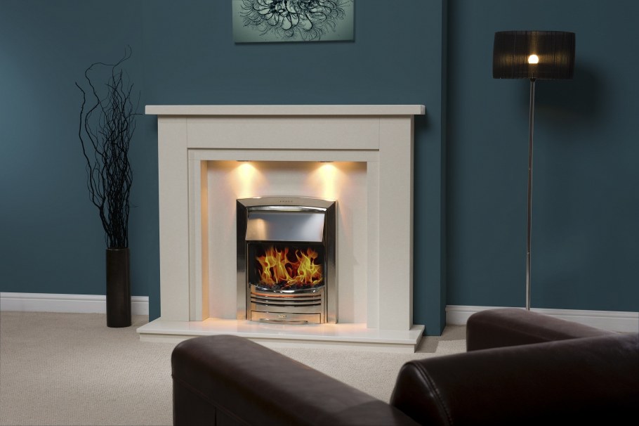 Гостиная со встроенным камином