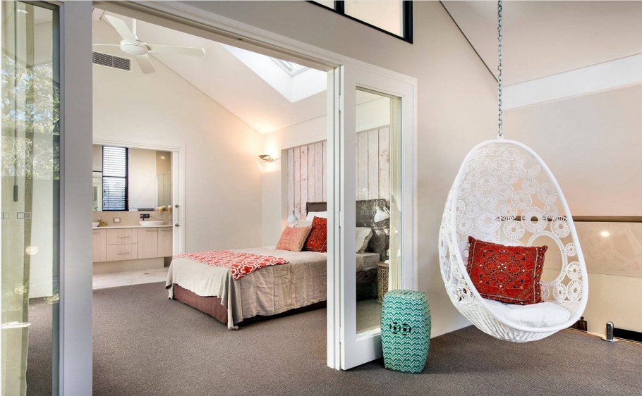 Подвесное кресло в интерьере