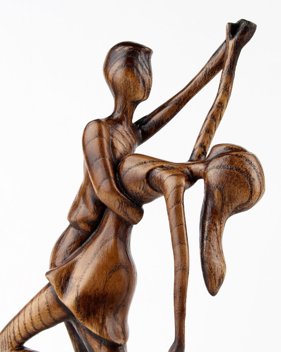 Креативные фигурки из дерева