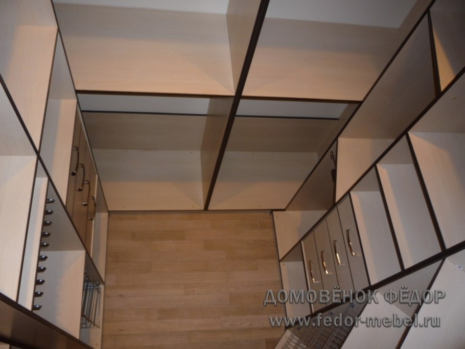 Интерьер кладовки