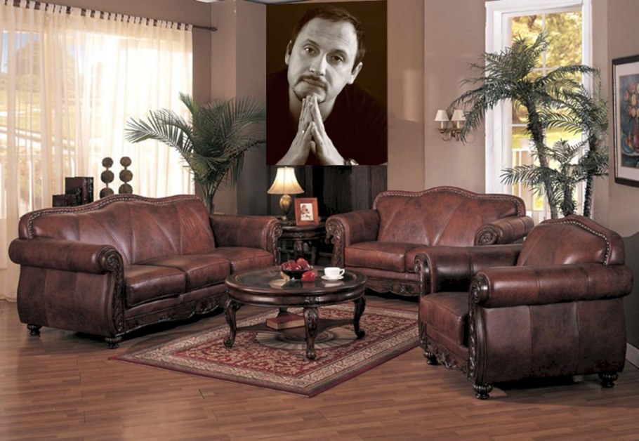 Кожаный диван в интерьере