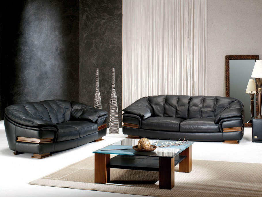 Диван из коричневой замши