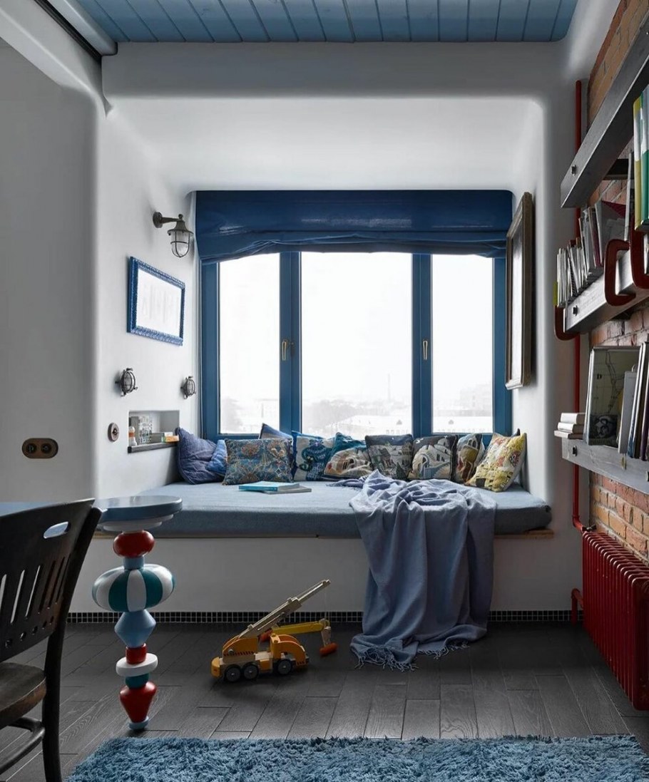 Широкий подоконник в детскую