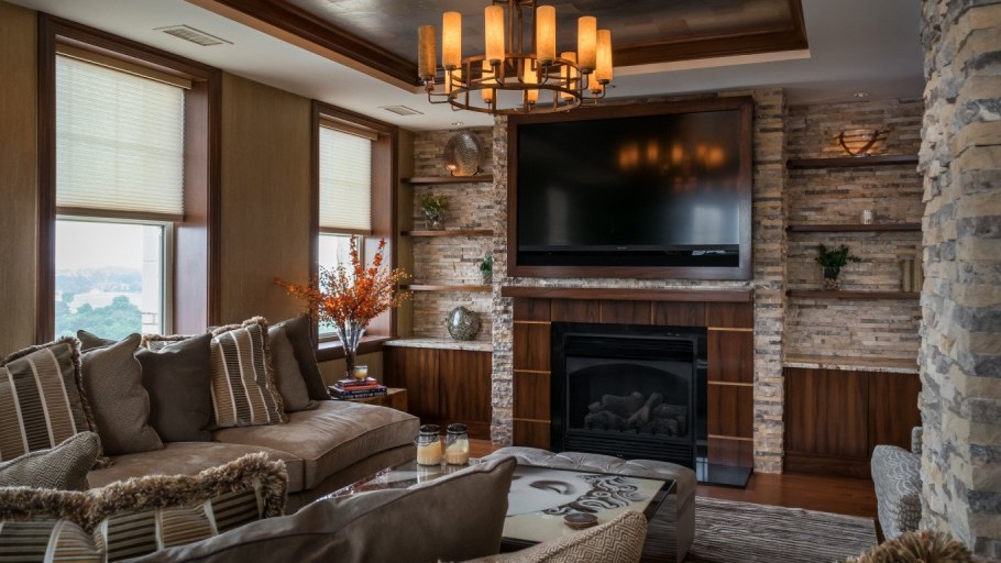 Гостиная в стиле Шале с камином