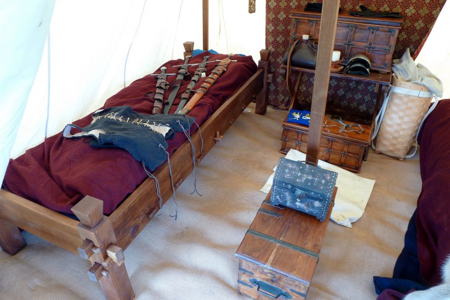 Китайская Средневековая кровать