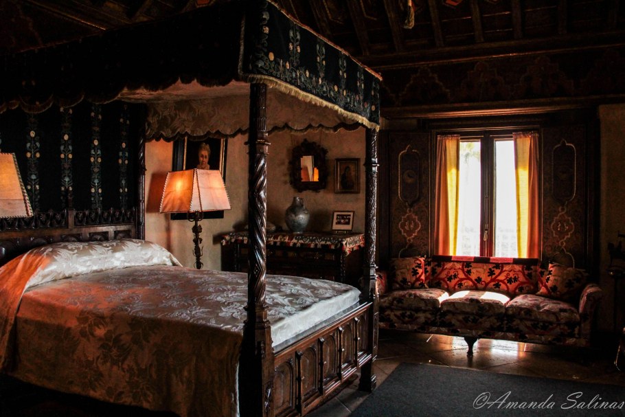 Кровать Gothic Style Bed