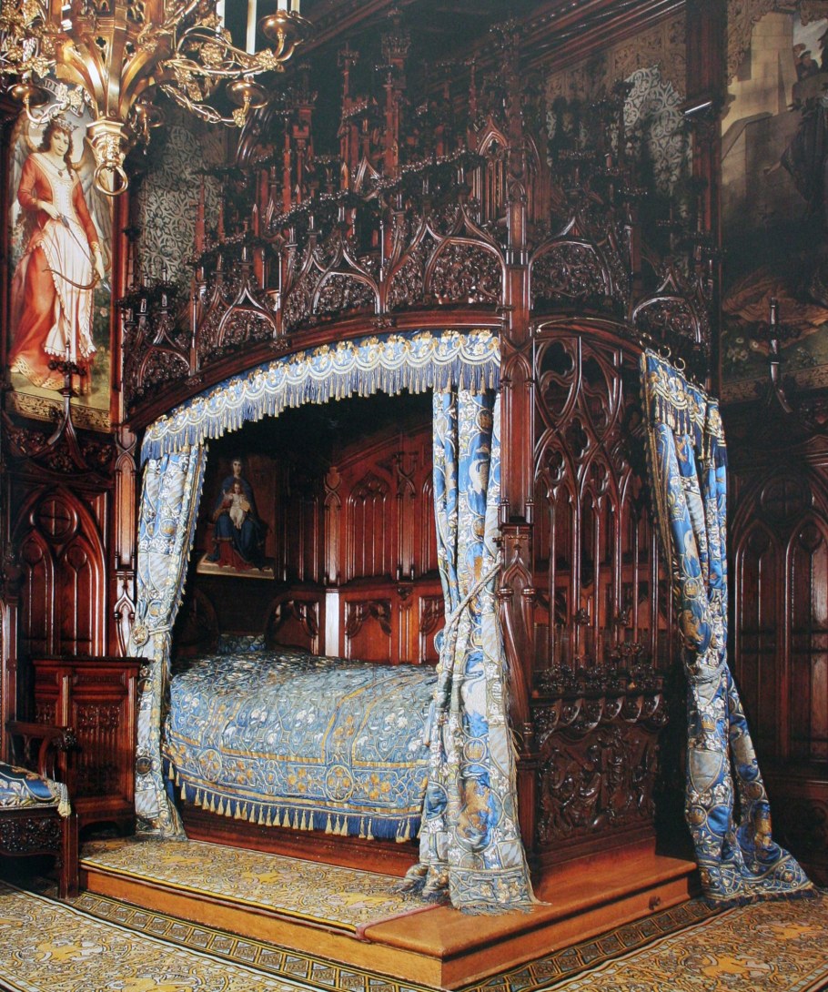 Кровать в средневековье