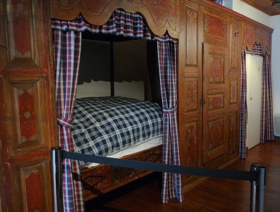 Мебель в кэмпе