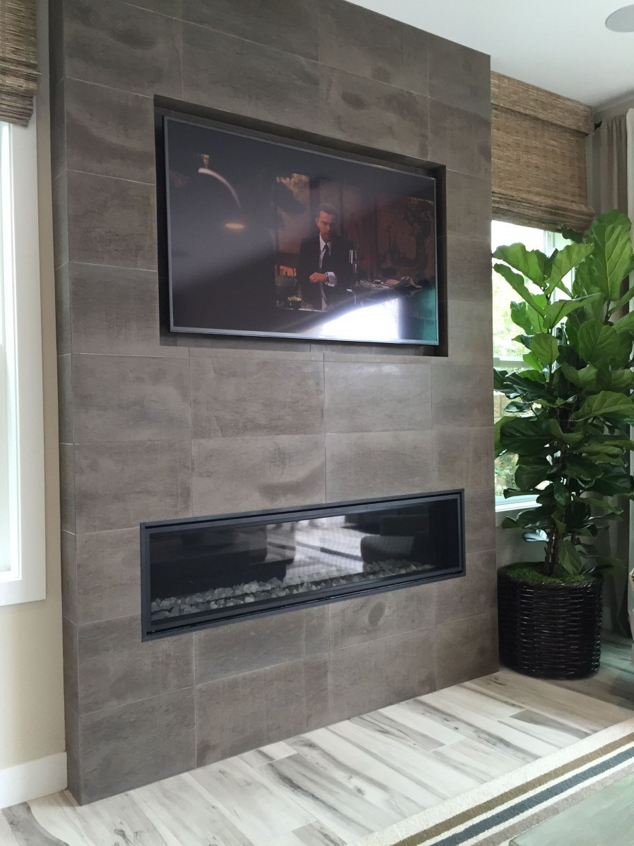 Встроить телевизор в стену