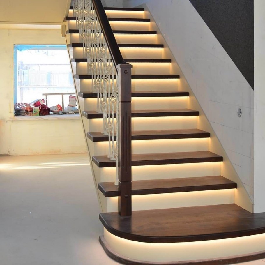 Лестница с закругленными ступенями