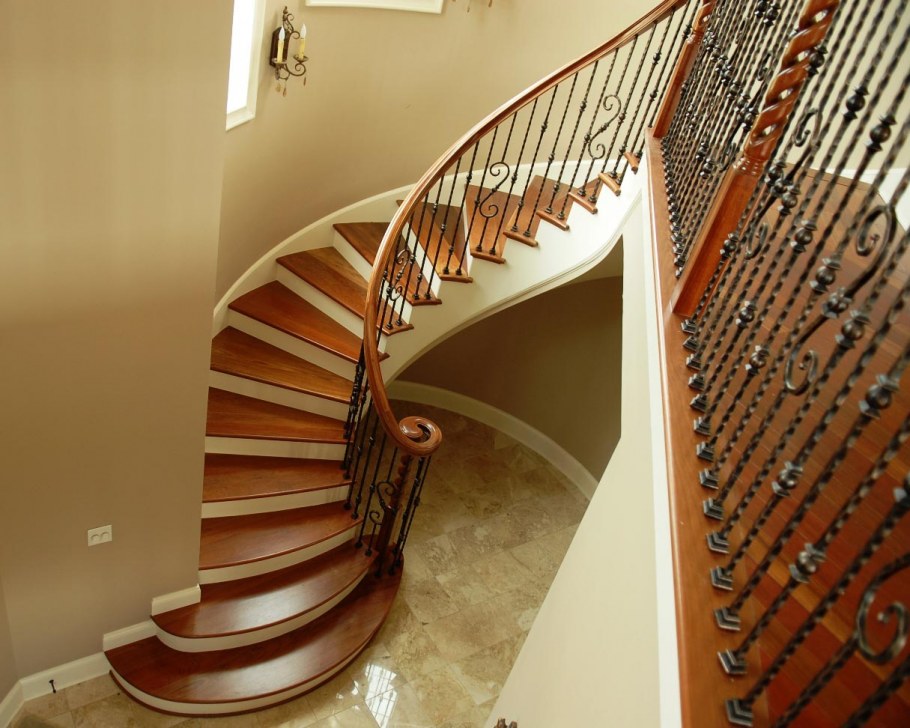 Полувинтовая лестница из бетона