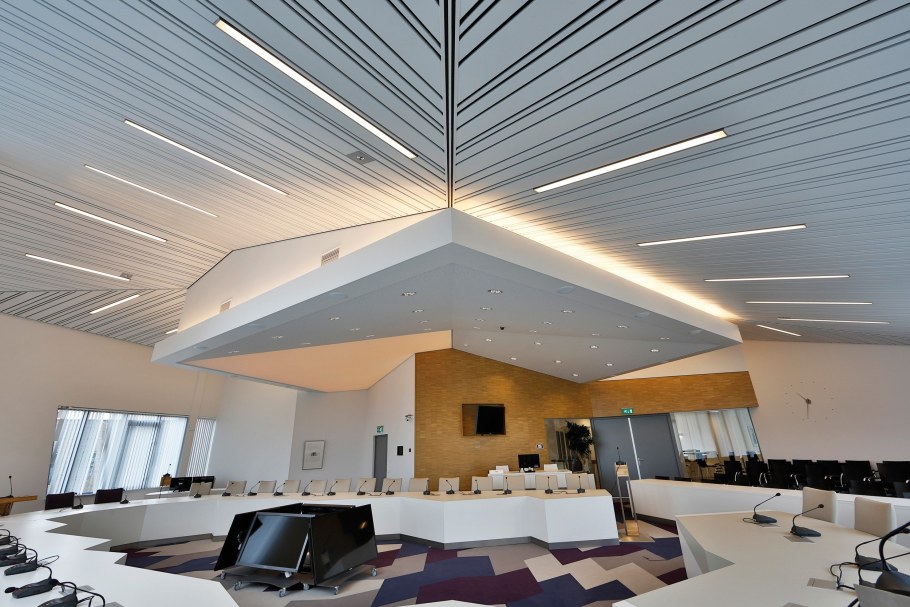Hunter Douglas реечный потолок