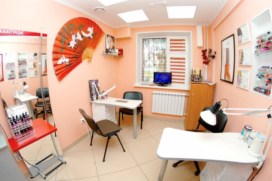 Диванчик в студию красоты