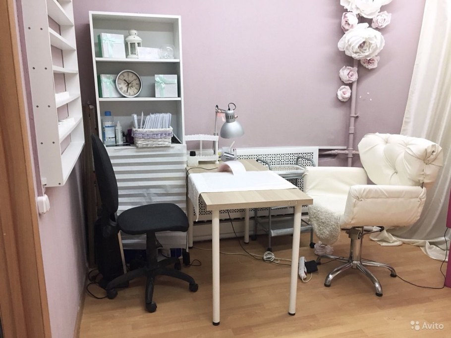 Маникюрный кабинет белого цвета