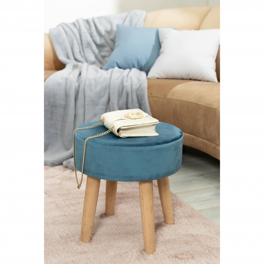 Мраморный пол в прихожей и серые стены