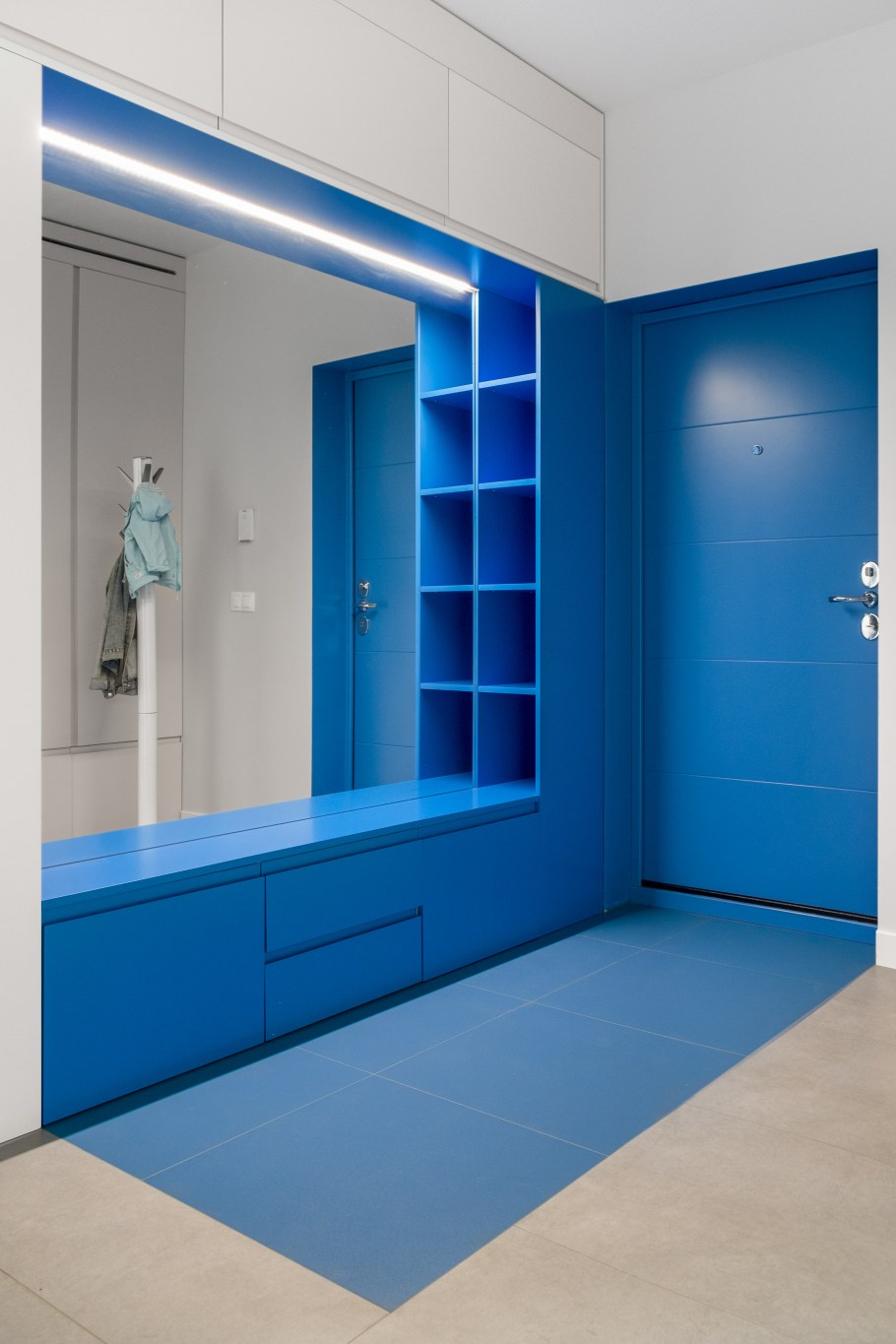 Серая прихожая