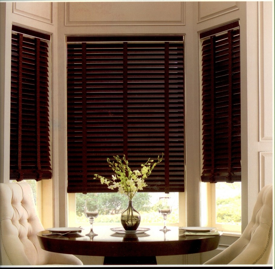 Черные деревянные жалюзи