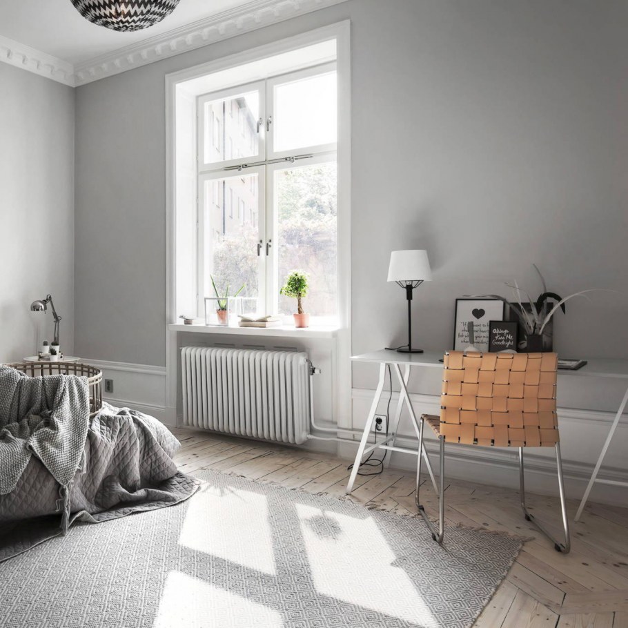 Комната с серыми стенами