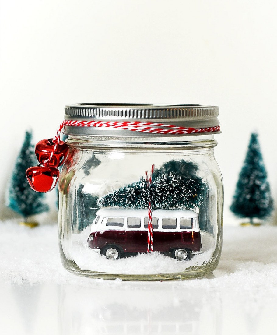 Новогодняя поделка в банке